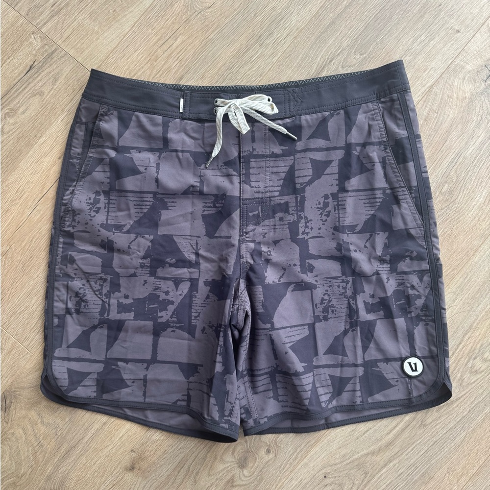 Vuori Cruise Boardshort 7" Size 33